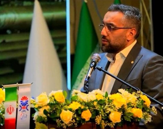 محمد هاشم نجفی اردکانی مدیرعامل پتروشیمی جم در حال ارائه گزارش عملکرد سال ۱۴۰۳