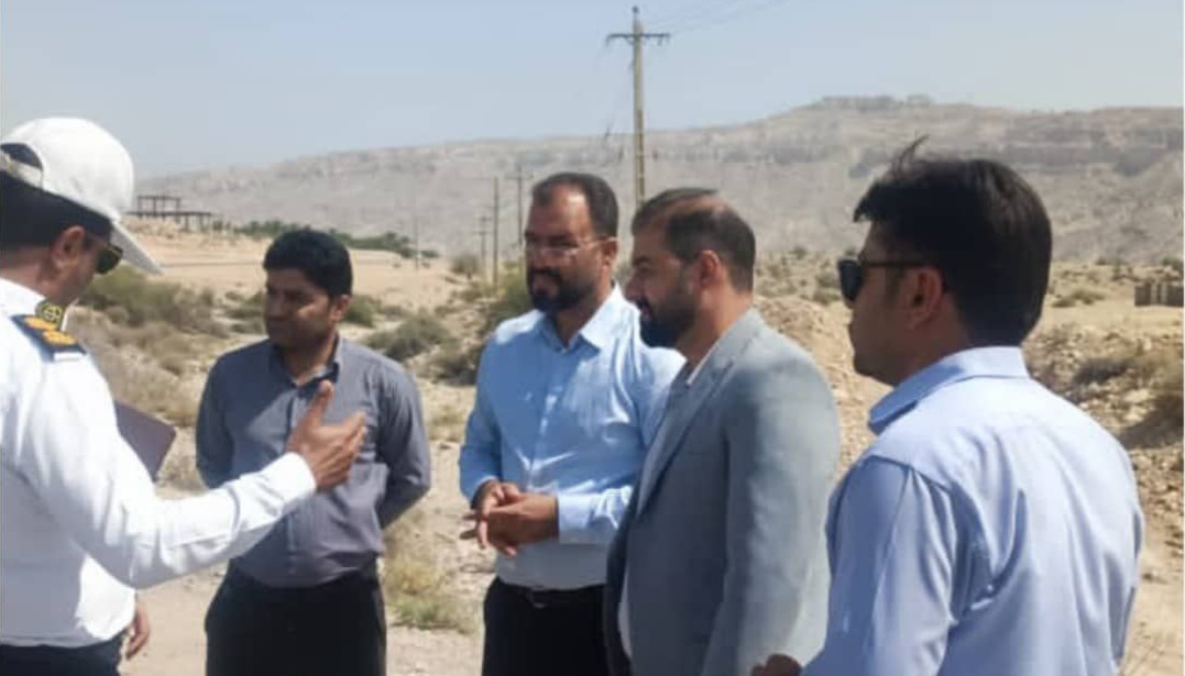 بازدید دادستان جم از نقطه حادثه‌خیز جاده جم به پالایشگاه فجر