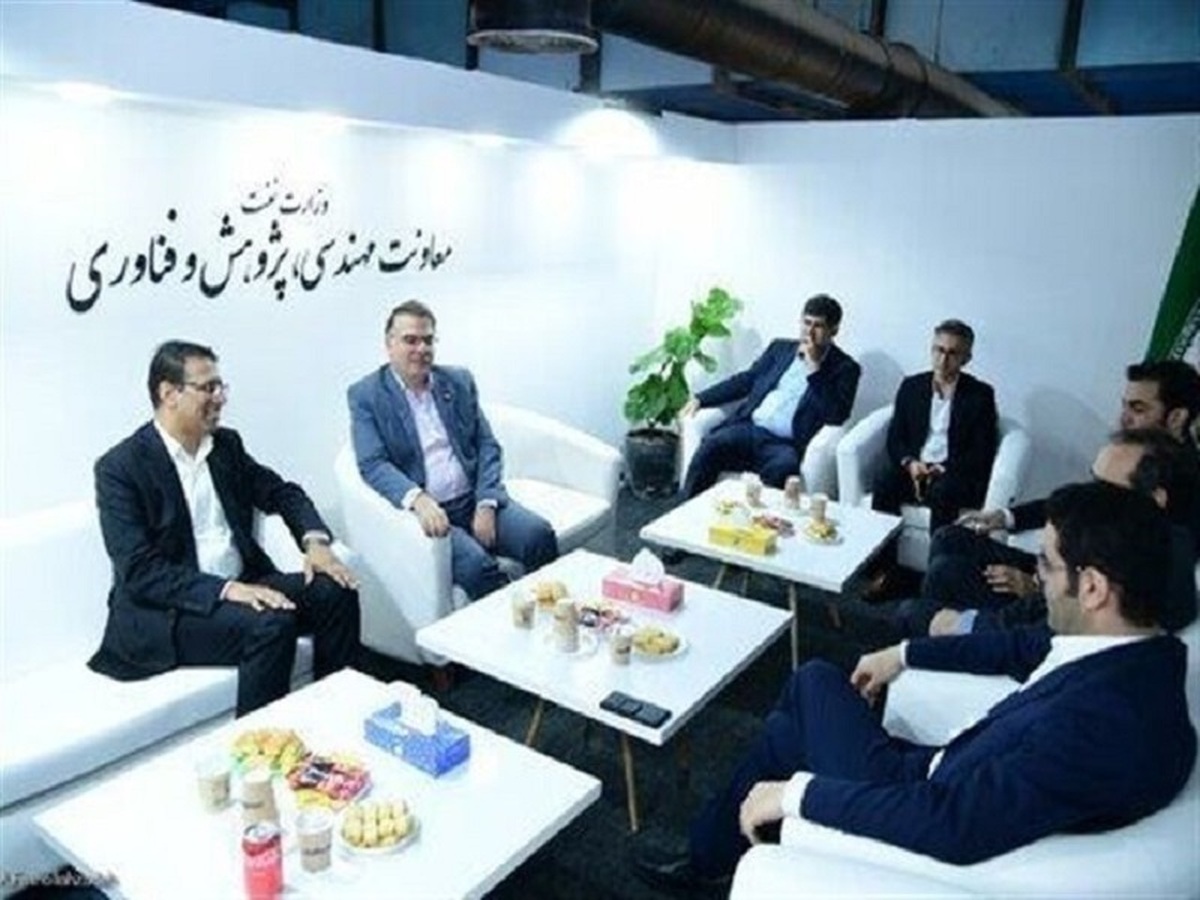 رونمایی از برنامه‌های سال ۱۴۰۴ صندوق بازنشستگی صنعت نفت با حضور رئیس هیئت‌رئیسه و امضای قراردادهای سرمایه‌گذاری بین‌المللی