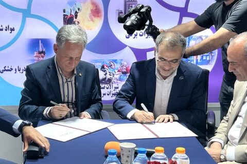 امضای قرارداد همکاری میان شرکت پتروشیمی پارس و انجمن سازندگان تجهیزات صنعت نفت در نمایشگاه بین‌المللی نفت، گاز و پتروشیمی ۱۴۰۴