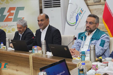 به گزارش مسیرجنوب: فرماندار عسلویه با اشاره به اهمیت صیانت از محیط‌زیست منطقه، از تلاش‌های گسترده و اقدامات خاص شرکت مبین انرژی خلیج فارس در زمینه حفظ اکوسیستم‌های دریایی و حمایت از گونه‌های در حال انقراض، به‌ویژه لاک‌پشت‌های منقار عقابی، تقدیر کرد و این شرکت را الگویی ارزشمند برای صنعت نفت، گاز و پتروشیمی توصیف نمود؛ الگویی که علاوه‌بر انجام وظایف اصلی، نگاه مسئولانه به محیط‌زیست و اجرای برنامه‌های تخصصی حفاظتی دارد.