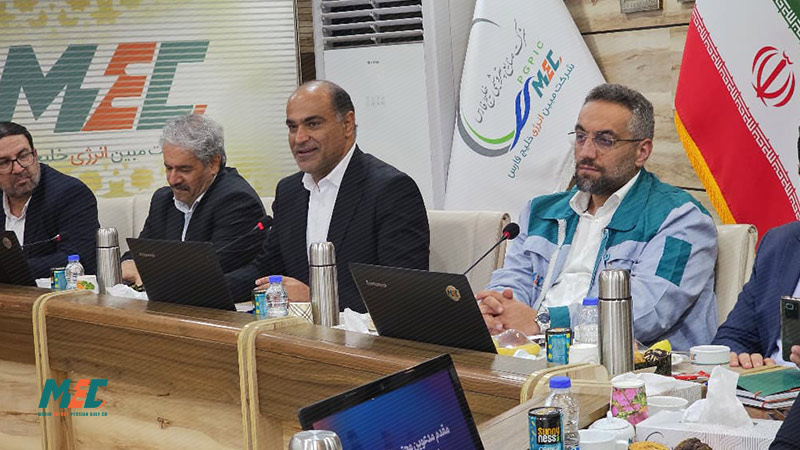 به گزارش مسیرجنوب: فرماندار عسلویه با اشاره به اهمیت صیانت از محیط‌زیست منطقه، از تلاش‌های گسترده و اقدامات خاص شرکت مبین انرژی خلیج فارس در زمینه حفظ اکوسیستم‌های دریایی و حمایت از گونه‌های در حال انقراض، به‌ویژه لاک‌پشت‌های منقار عقابی، تقدیر کرد و این شرکت را الگویی ارزشمند برای صنعت نفت، گاز و پتروشیمی توصیف نمود؛ الگویی که علاوه‌بر انجام وظایف اصلی، نگاه مسئولانه به محیط‌زیست و اجرای برنامه‌های تخصصی حفاظتی دارد.