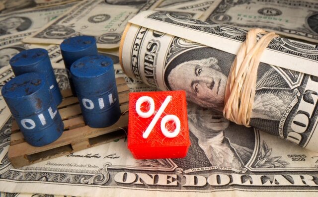 به گزارش نفت جنوب به نقل از رویترز، قیمت نفت حدود 1 درصد در معاملات روز دوشنبه پس‌از ازسرگیری صادرات نفت خام منطقه کردستان عراق از طریق ترکیه کاهش یافت. ائتلاف اوپک پلاس هم قصد دارد یک افزایش تولید دیگر را در ماه نوامبر اجرایی کند. بدین ترتیب عرضه جهانی نفت افزایش می‌یابد.