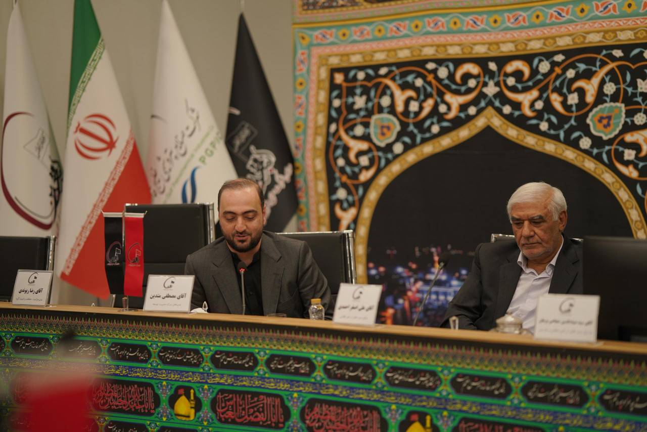 به گزارش نفت جنوب: مهندس شاه‌قلعه در این خصوص تصریح کرد: شرکت پازارگاد به عنوان بزرگ‌ترین چارتر کننده خطوط هوایی کشور، بزرگ‌ترین سهم در جابجایی کارکنان صنایع در مناطق عملیاتی جنوب کشور و همچنین خدمات رسانی به مردم جامعه محلی را دارد، بطوری که سالیانه با جابجایی قریب به یک میلیون مسافر، توانسته به عنوان یکی از پیشروترین شرکت‌های خدمات دهنده امور مسافرت هوایی مطرح شود.