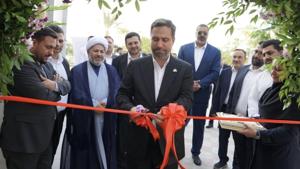 به گزارش نفت جنوب: در مراسمی با حضور دکتر محمد شیخان، مدیرعامل شرکت عملیات غیرصنعتی پازارگاد، استخر شهرک پردیس جم پس از انجام عملیات نوسازی کامل و تجهیز با امکانات روز، افتتاح و آماده خدمت‌رسانی به ساکنان این شهرک شد.