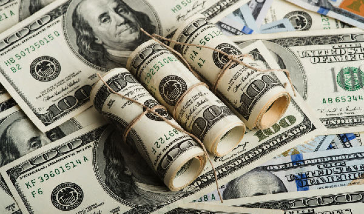 به گزارش نفت جنوب به نقل از مهر، تحریم‌های بانکی، محدودیت‌های شدید در نقل‌وانتقال ارز و نبود دسترسی به خطوط اعتباری بین‌المللی، پروژه‌های توسعه‌ای صنعت نفت ایران را در سال‌های اخیر با بحران تأمین منابع مواجه کرده است؛ بحرانی که در میادین مشترک با عراق، قطر، ترکمنستان و امارات نمود بیشتری دارد. هر گونه تعلل در عملیات برداشت از این میادین، مستقیماً به نفع طرف مقابل تمام می‌شود و سهم ایران از ذخایر زیرزمینی را کاهش می‌دهد.