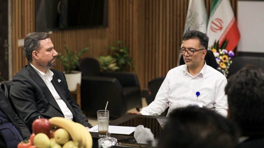 به گزارش نفت جنوب: در این نشست‌ها، دو طرف بر تقویت همکاری‌های مشترک، توسعه خدمات و ارتقای سطح پشتیبانی از صنعت در منطقه ویژه اقتصادی انرژی پارس تأکید کردند.