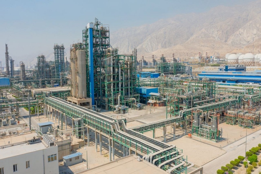 به گزارش نفت جنوب، پتروشیمی جم در شهریورماه ۱۴۰۴ توانست بار دیگر جایگاه خود را به‌عنوان پیشرو صنعت «الفین و پلیمر» تثبیت کند؛ عملکردی که با رشد هم‌زمان تولید و جهش ۱۱۶ درصدی درآمد نسبت به مدت مشابه سال گذشته، این شرکت را به تنها بازیگر این گروه با روند کاملاً صعودی در ماه مذکور تبدیل کرده است.