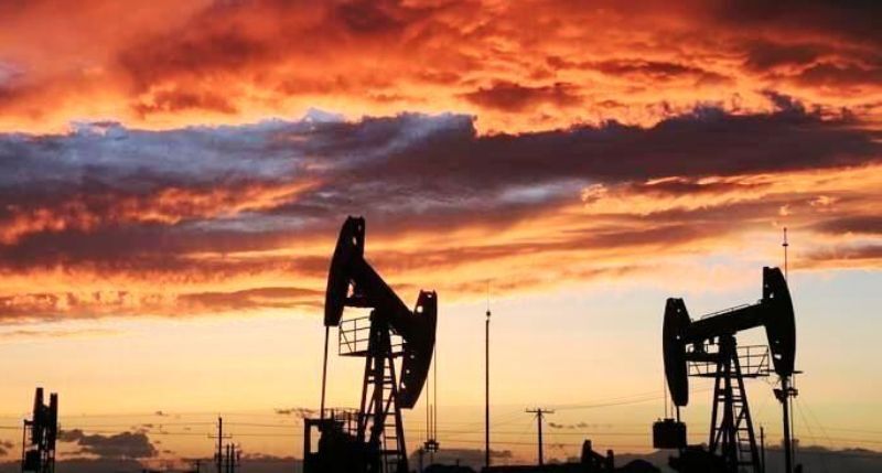 به گزارش نفت جنوب به نقل از از خبرگزاری رویترز، صادرات نفت ونزوئلا در ماه سپتامبر برای نخستین‌ بار از فوریه ۲۰۲۰ از مرز روزانه یک میلیون بشکه فراتر رفت؛ افزایشی که حاصل رشد تولید، فروش ذخیره‌سازی‌های انباشته‌شده و واردات بیشتر رقیق‌کننده‌های نفتی بوده است.