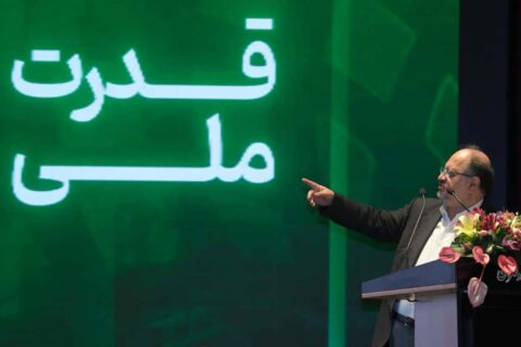 به گزارش نفت جنوب به نقل از روابط‌عمومی شرکت صنایع پتروشیمی خلیج‌فارس، مدیرعامل شرکت صنایع پتروشیمی خلیج‌فارس از رشد ۴۲ درصدی درآمد عملیاتی تلفیقی و رشد ۶۳ درصدی سود خالص «فارس» نسبت به سال مالی گذشته خبر داد و به تشریح اقدامات این گروه برای تأمین خوراک به‌عنوان مهم‌ترین چالش شرکت‌های پتروشیمی پرداخت و انبوه نیروی انسانی متخصص در این گروه پتروشیمی را بزرگ‌ترین و مهم‌ترین دارایی این مجموعه دانست.