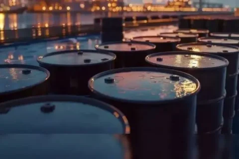 به گزارش نفت جنوب به نقل از تایمز آو ایندیا، هند که با 25 درصد تعرفههای اضافی بهخاطر تجارت نفت خام با روسیه مواجه شده، از آمریکا خواست اجازه دهد نفت ایران و ونزوئلا وارد کند.