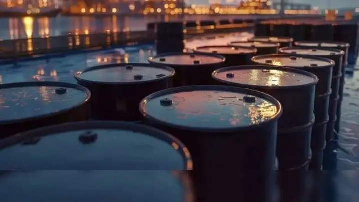 به گزارش نفت جنوب به نقل از تایمز آو ایندیا، هند که با 25 درصد تعرفه‌های اضافی به‌خاطر تجارت نفت خام با روسیه مواجه شده، از آمریکا خواست اجازه دهد نفت ایران و ونزوئلا وارد کند.