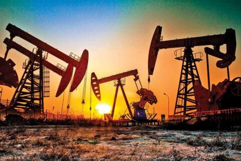 به گزارش نفت جنوب، صادرات نفت ایران با توجه به تحریم‌های آمریکا و البته بازگشت تحریم‌های سازمان ملل، با مشکلات متعددی روبه‌روست. با این حال ایران در حال اتخاذ شیوه‌هایی برای دور زدن تحریم‌هاست و به نظر می‌رسد که همین موضوع در کنار همزمانی با بازگشت تحریم‌های سازمان ملل منجر به افزایش میزان صادرات نفت ایران شده است.