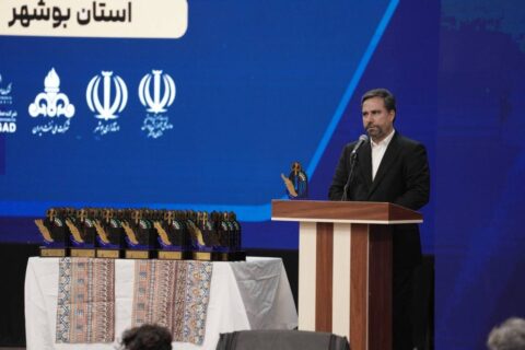 به گزارش نفت جنوب به نقل از روابط عمومی شرکت عملیات غیرصنعتی پازارگاد؛ مدیر عامل شرکت پازارگاد در این مراسم با اشاره به نقش علم و دانش در پیشرفت هر جامعهای، تأکید کرد: “منشا قدرت یک ملت علم و اندیشه است و ملتی پیروز میشود که صاحب علم باشد.”