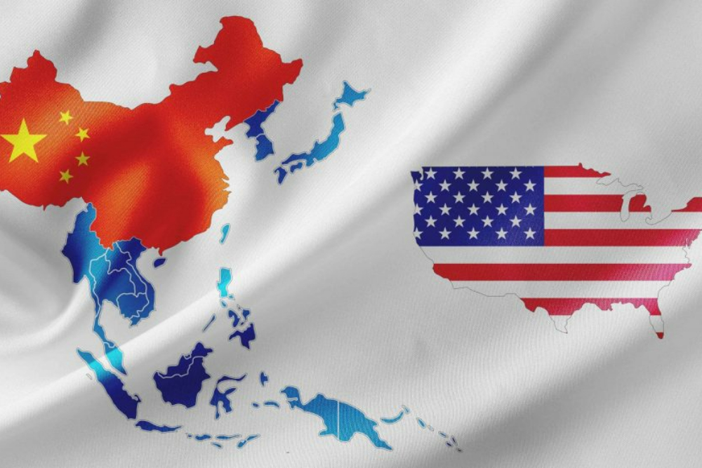 به گزارش نفت جنوب به نقل ازایسنا، یوجی موتو، وزیر تجارت ژاپن، پس از دیدار اسکات بسنت، وزیر خزانه‌داری آمریکا و کاتسونوبو کاتو، وزیر دارایی ژاپن، به رسانه‌ها گفتند: از زمان آغاز جنگ روسیه و اوکراین، ژاپن به شکل پیوسته، وابستگی به واردات انرژی از روسیه را کاهش داده است. بسنت در این دیدار از کاتو خواست که ژاپن خرید نفت و گاز روسیه را متوقف کند.