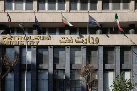 به گزارش نفت جنوب، در روزهایی که صنعت نفت ایران درگیر کمبود منابع، کاهش سرمایهگذاری خارجی و فشار تحریمهای بینالمللی است، حالا نوع تازهای از تحریم از داخل شکل گرفته؛ تحریم مالیاتی.