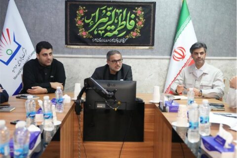 به گزارش نفت جنوب به نقل از روابط عمومی و امور فرهنگی پتروشیمی مروارید؛ در جریان این بازدید، که با حضور حسام خوشبینفر مدیرعامل پتروشیمی مروارید و جمعی از مدیران فنی و عملیاتی شرکت برگزار شد، آخرین وضعیت آمادگی واحدهای عملیاتی برای آغاز عملیات اورهال و لودکاتالیست اتیلن اکساید مورد بررسی قرار گرفت و گزارش کاملی از برنامهریزیها، تدارک قطعات و هماهنگی تیمهای اجرایی ارائه شد.