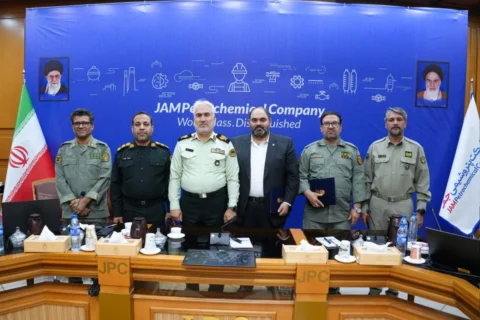 به گزارش نفت جنوب به نقل از روابط‌عمومی و امور بین‌الملل پتروشیمی جم، این تفاهم‌نامه با امضای دکتر امیر اکبری مدیرعامل شرکت پتروشیمی جم و دکتر عبدالرحمن مرادزاده مدیرکل حفاظت محیط زیست استان بوشهر ، با هدف صیانت از زیست‌بوم‌های حساس ساحلی، توسعه فرهنگ حفاظت محیط زیست، آموزش و توانمندسازی جوامع محلی و نیز اجرای طرح‌های آموزشی، پژوهشی و فرهنگی در محدوده پارک ملی دریایی نای‌بند تمدید شد.