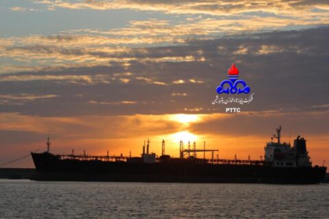 به گزارش نفت جنوب به نقل از به گزارش روابط‌عمومی شرکت پایانه‌ها و مخازن پتروشیمی| بر اساس آمارهای رسمی، تناژ تخلیه و بارگیری در این بازه زمانی نسبت به مدت مشابه سال گذشته، با رشد قابل‌توجهی بالغ بر ۱۰ درصد رشد همراه بوده است. این دستاورد مهم، نتیجه اهتمام مدیریت در بهبود مستمر فرایندها، برنامه‌ریزی دقیق و تلاش شبانه‌روزی کارکنان متخصص و متعهد شرکت است.