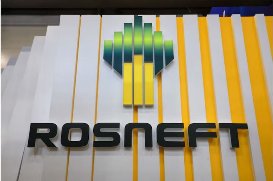 به گزارش نفت جنوب به نقل از ایرنا، تارنمای «اویل پرایس» (OilPrice) در مطلبی نوشت: شرکت «روس‌نفت» (Rosneft) روسیه فعالیت‌های خود را در کردستان عراق محدود کرده و سهم خود را در «شرکت خط لوله کردستان» (KPC) از ۶۰ درصد به ۴۹ درصد کاهش داده است.