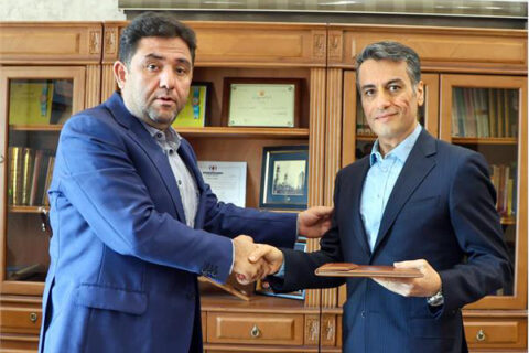 به گزارش نفت جنوب به نقل از روابط عمومی و امور بینالملل پتروشیمی امیرکبیر، علی حیاتی سرپرست و عضو هیأتمدیره این شرکت، در حکمی «علی پورمحمود بابلی» را بهعنوان «سرپرست مدیریت بازاریابی و فروش پتروشیمی امیرکبیر»، منصوب کرد.