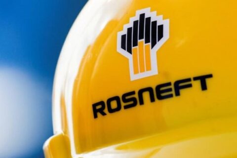 به گزارش نفت جنوب به نقل از ایسنا، روسنفت، روز جمعه، اعلام کرد که فشار بیشتر بر نتایج مالی این شرکت، ناشی از افزایش تضمین «امنیت ضد تروریسم» است. این شرکت در مورد اقدامات امنیتی خاص توضیحی نداد. اما اوکراین از ماه اوت، حملات پهپادی به زیرساختهای انرژی روسیه را افزایش داده است.