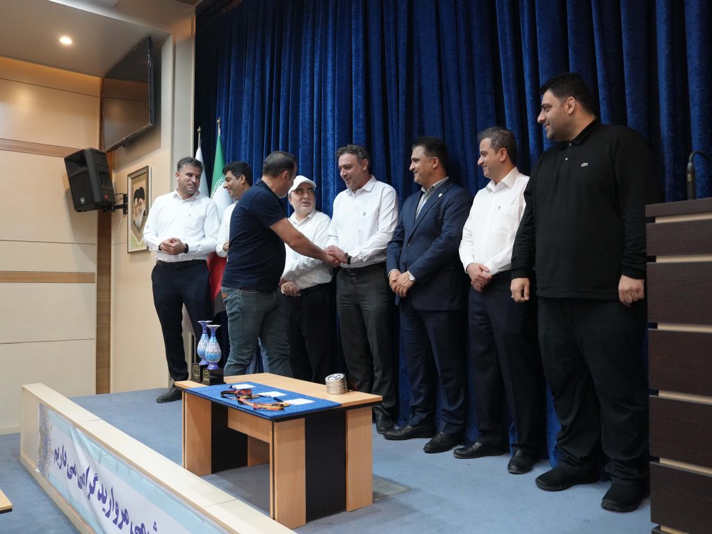 مراسم تقدیر و اهدای جوایز قهرمانان المپیاد آتشنشانی و ایمنی منطقه ویژه اقتصادی با حضور حسام خوشبینفر، مدیرعامل شرکت پتروشیمی مروارید برگزار شد.