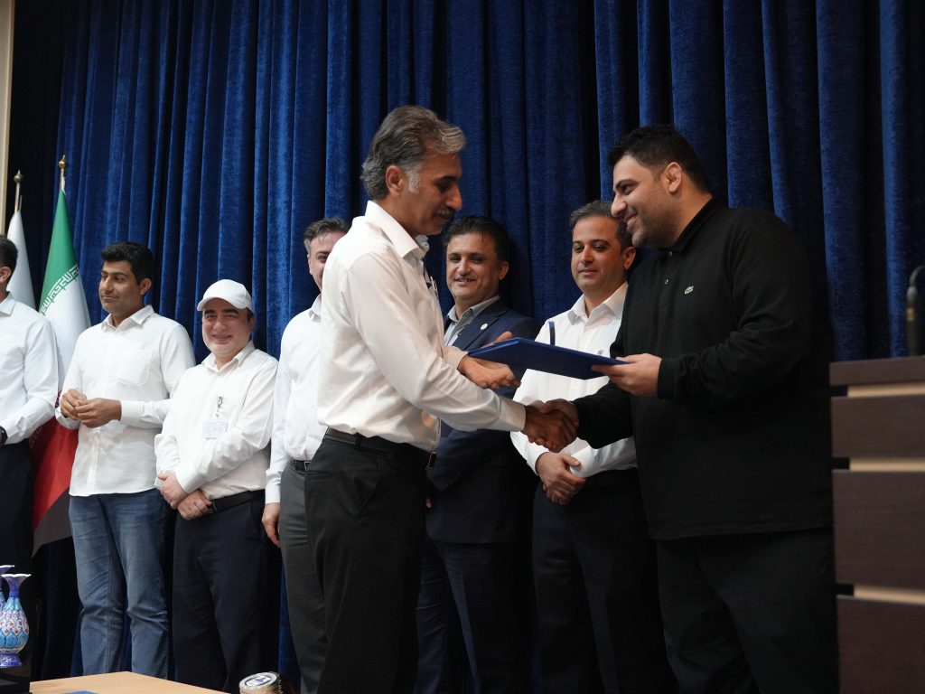 مراسم تقدیر و اهدای جوایز قهرمانان المپیاد آتشنشانی و ایمنی منطقه ویژه اقتصادی با حضور حسام خوشبینفر، مدیرعامل شرکت پتروشیمی مروارید برگزار شد.