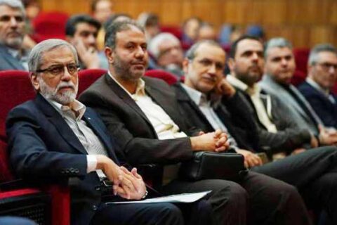 به گزارش نفت جنوب، نهمین همایش بین‌المللی صنایع فراساحل ایران روز یکشنبه ۲۰ آبان ۱۴۰۴ با حضور جمعی از مسئولان، مدیران، اساتید دانشگاه و فعالان صنعت نفت، گاز و دریا در دانشگاه صنعتی شریف آغاز به‌کار کرد. این رویداد علمی با همکاری دانشگاه صنعتی شریف، انجمن مهندسی دریایی ایران و مشارکت نهادهای دریایی کشور برگزار شد و هدف آن بررسی آخرین دستاوردها و چالش‌های توسعه دریا‌محور اعلام شد.