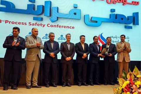 به گزارش نفت جنوب به نقل از روابط عمومی و امور بینالملل پتروشیمی امیرکبیر، سومین همایش ملی ایمنی فرآیند (PSM) صنعت نفت، گاز و پتروشیمی روز چهارشنبه ۲۸ آبان ۱۴۰۴ در مرکز همایشهای کوشک وزارت نفت با حضور معاون وزیر نفت و مدیرعامل شرکت ملی صنایع پتروشیمی به میزبانی پتروشیمی آریاساسول، برگزار شد. رویدادی که از آن بهعنوان مهمترین گردهمایی تخصصی کشور در حوزه ایمنی فرآیند و مدیریت ریسک صنایع نفت، گاز و پتروشیمی، یاد میشود.