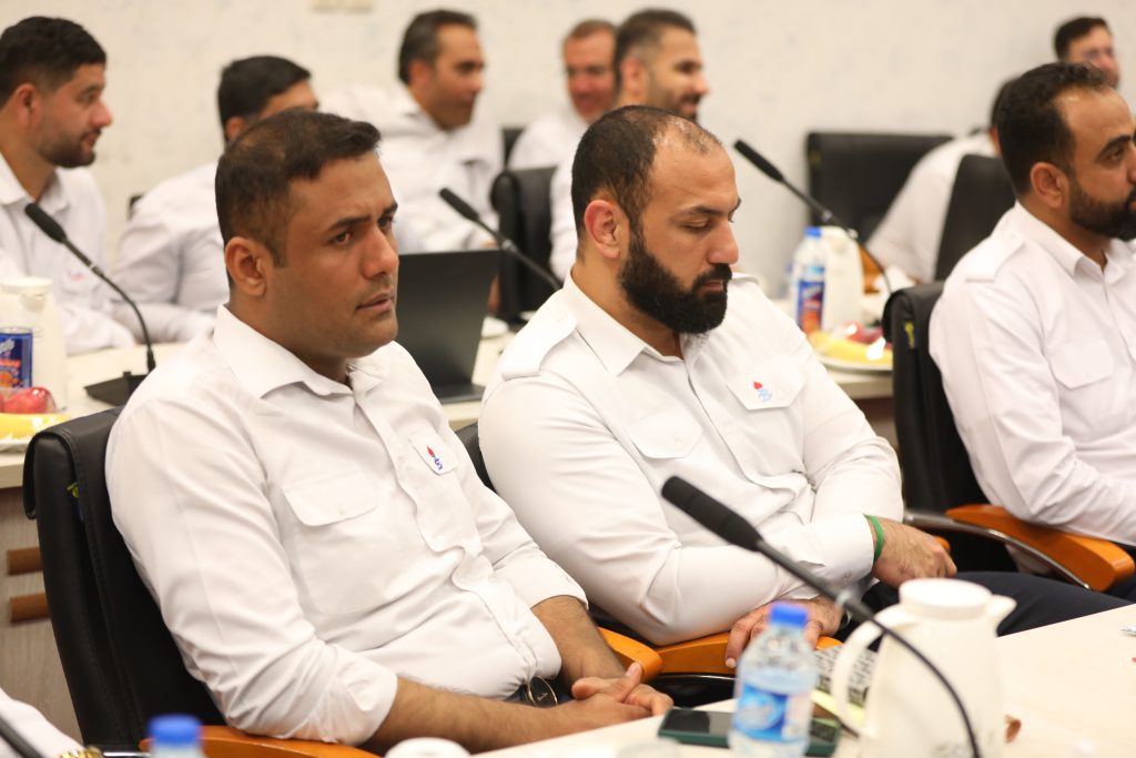 اعزام کارکنان و خانوادههای کارکنان صنعت پتروشیمی منطقه پارس به سرزمین وحی