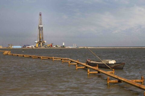 به گزارش نفت جنوب به نقل از ایلنا، وزیر نفت در آیین افتتاح و راهاندازی دومین ردیف واحد فرآورش مرکزی میدان مشترک آزادگان جنوبی گفت: حضور رئیسجمهور در این مراسم سبب دلگرمی هرچه بیشتر همکاران صنعت نفت در پیگیری و اجرای طرحها میشود.