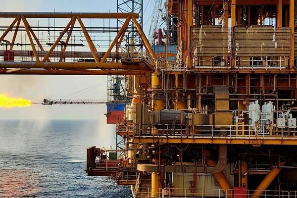 به گزارش نفت جنوب به نقل از شرکت نفت و گاز پارس، علی میر با اشاره به افزایش عمر مخزن و ضرورت پایدارسازی برداشت گاز اظهار کرد: به همین منظور پروژه بازطراحی و تعویض کیج شیر کاهنده یکی از چاه‌های سکوی SPD19B با تلاش متخصصان نفت و گاز پارس اجرا شد.