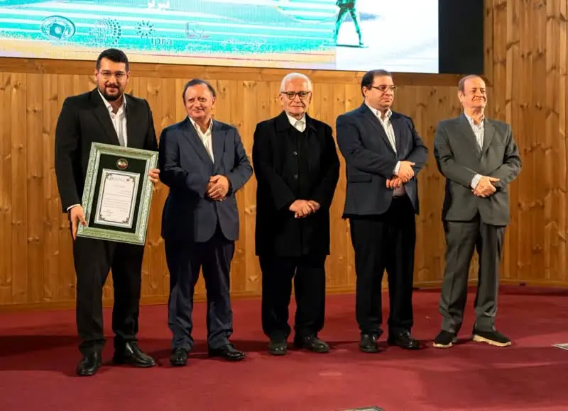 به گزارش نفت جنوب به نقل از روابط عمومی شرکت پتروشیمی تبریز؛ بر اساس اعلام هیئت داوران، نوآوری‌های عملیاتی و گسترش دامنه فعالیت‌های رسانه‌ای، انسجام بخشی به برنامه‌های ارتباطی، و ارائه مستندات جامع از شاخص‌ترین دلایل انتخاب این روابط عمومی عنوان شده است؛  مجموعه اقداماتی که علاوه‌بر ایجاد شفافیت، به ارتقای کیفیت ارتباطات داخلی و بیرونی شرکت نیز منجر شده و ساختار روابط عمومی پتروشیمی تبریز را در موقعیتی ممتاز قرار داده است.