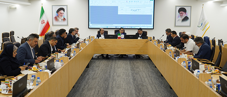 به گزارش نفت جنوب به نقل از روابط‌عمومی شرکت عملیات غیرصنعتی پازارگاد، دکتر شمس، مدیر سرمایه انسانی شرکت صنایع پتروشیمی خلیج فارس، در نشست مدیران منابع انسانی شرکت‌های زیرمجموعه این هلدینگ، با قدردانی از رویکرد نوآورانه و به‌روزرسانی خدمات در شرکت پازارگاد اظهار داشت: توجه جدی به حوزه منابع انسانی و رسیدگی به نیازهای نیروهای شاغل در صنعت پتروشیمی، نقش مهمی در افزایش بهره‌وری و پایداری تولید دارد. از این رو، خدمات رفاهی ویژه کارکنان و خانواده‌های آنان از اهمیت بالایی برخوردار است و آثار مثبت آن در عملکرد سازمانی مشهود خواهد بود.