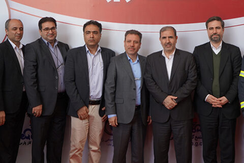 به گزارش نفت جنوب به نقل از روابط عمومی شرکت عملیات غیرصنعتی پازارگاد؛در آیین افتتاحیه هفتمین نمایشگاه تخصصی فناوری اطلاعات،حراست و HSE که با حضور مدیرعامل سازمان منطقه ویژه پارس، مدیرعامل شرکت عملیات غیرصنعتی پازارگاد ، مدیران صنایع مستقر در منطقه پارس و مقامات استان بوشهر برگزار گردید، جایزه دستاورد برتر صنعت نفت، گاز و پتروشیمی به مهندس علی امامی مدیر فناوری اطلاعات شرکت عملیات غیرصنعتی پازارگاد اهدا شد.