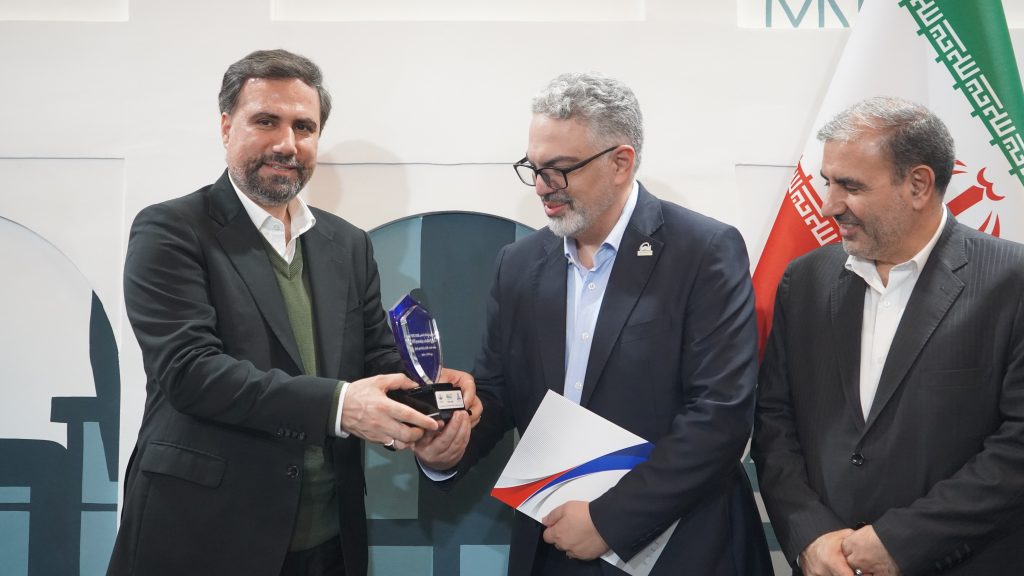 جایزه دستاورد برتر صنعت نفت، گاز و پتروشیمی به پازارگاد رسید