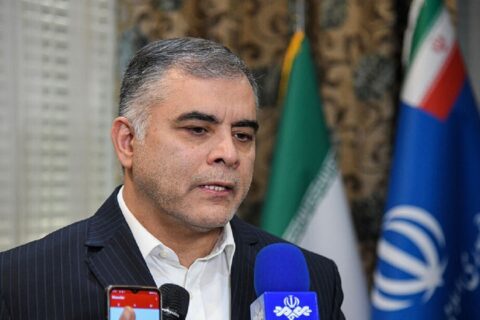 به گزارش نفت جنوب به نقل از وزارت نفت، محسن پاک‌نژاد با اشاره به اقدام‌های وزارت نفت در تقویت زیرساخت‌های شبکه انتقال گاز اظهار کرد: با تلاش کارکنان صنعت نفت به‌ویژه شرکت ملی گاز ایران و با اتکا بر توانمندی‌های پیمانکاران و بهره‌گیری از تجهیزات و کالای ساخت داخل، تا پایان امسال احداث و راه‌اندازی بیش از هزار کیلومتر خط لوله انتقال گاز هدف‌گذاری شده است.