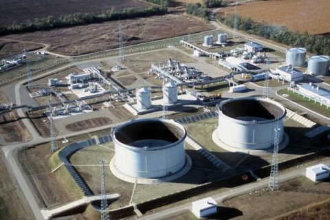 به گزارش نفت جنوب به نقل از خبرگزاری رویترز، کنسرسیوم خط لوله خزر (CPC) روز دوشنبه (دهم آذر) اعلام کرد: پس از توقف بارگیری نفت خام از گوی شناور شماره ۲ این شرکت در پایانه نوورسیسک روسیه واقع در دریای سیاه بر اثر حمله پهپادی اوکراین، اکنون بارگیری نفت خام از گوی شناور شماره یک از سر گرفته شد.