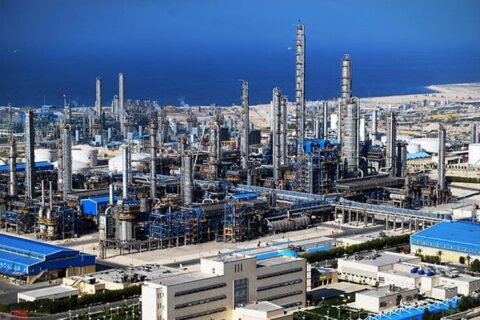 به گزارش نفت جنوب به نقل از تسنیم، امروز دوشنبه اول دی‌ماه، مجموعا 600,000,000 سهم معادل 5 درصد از سهام شرکت پتروشیمی اروند با نماد «اروند» در بازار سرمایه عرضه شد.