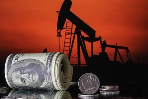  به گزارش نفت جنوب به نقل از رویترز، قیمت نفت برای دومین روز پیاپی در معاملات روز سه‌شنبه افزایش یافته است. فعالان بازار در حال بررسی مخاطرات ناشی از حمله‌های پهپادی اوکراین به تأسیسات انرژی روسیه و همچنین تشدید تنش‌ها بین آمریکا و ونزوئلا هستند.