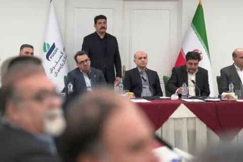 به گزارش نفت جنوب به نقل از روابط عمومی گروه گسترش نفت و گاز پارسیان، مهندس هاشمی مدیرعامل هلدینگ نفت و گاز پارسیان با تأکید بر رویکرد نوآورانه این مجموعه، از استقرار زیست‌بوم دانش‌بنیان و نهادینه‌سازی نوآوری به‌عنوان یکی از راهبردهای کلان هلدینگ یاد کرد و گفت: ارتقای تاب‌آوری فناورانه صنعت انرژی کشور، در کانون سیاست‌های راهبردی نفت و گاز پارسیان قرار دارد.