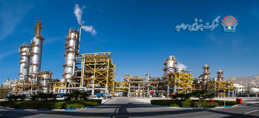 به گزارش نفت جنوب به نقل از روابط عمومی و امور فرهنگی پتروشیمی مروارید؛ درآمدهای عملیاتی شرکت با رشد ۳۱ درصدی از ۸۴,۷۰۰ میلیارد ریال در شش ماه سال گذشته به ۱۱۱,۴۶۰ میلیارد ریال در نیمه نخست سال جاری رسیده است. این افزایش، بیانگر پایداری تولید و مدیریت موفق در بازار فروش است.