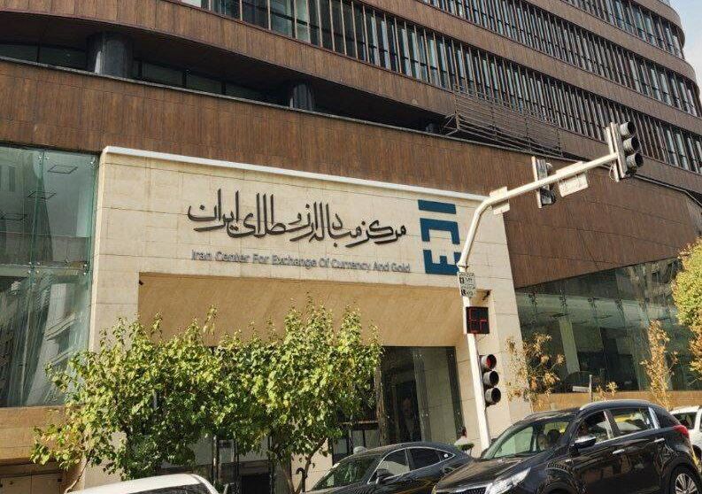 به گزارش نفت جنوب به نقل از تسنیم؛ مرکز مبادله ارزی اعلام کرد: هفتمین اوراق مرابحه ارزی مربوط به شرکت‌ پتروشیمی بندرامام به ارزش 70 میلیون دلار از روز سه شنبه 18 آذرماه سال جاری در مرکز مبادله ارز و طلای ایران عرضه می‌شود. این اوراق ارزی اولین نوع از اوراق ارزی است که فرایند عرضه آن با مشارکت بانک تجارت (به‌عنوان ضامن، عامل و متعهد پذیره‌نویس) انجام می‌شود. همچنین اوراق مرابحه ارزی شرکت پتروشیمی بندرامام اولین اوراق ارزی با ارز پایه «دلار» است که در مرکز مبادله ایران منتشر می شود.