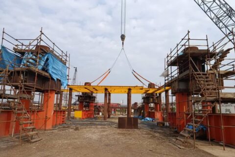 به گزارش نفت جنوب به نقل از روابط‌ عمومی شرکت مهندسی و ساخت تاسیسات دریایی ایران، با توجه به اهمیت افزایش ظرفیت  تولید گاز جهت کمک به رفع ناترازی انرژی در کشور و همچنین تاکید وزارت نفت و شرکت ملی نفت ایران در اولویت‌بخشی به طرح‌های توسعه میادین مشترک گازی، این طرح نیز در اولویت برنامه‌های توسعه‌ای شرکت نفت و گاز پارس قرار دارد و امروز نیز با تلاش متخصصان داخلی لیفت طبقه Drain Deck انجام و در موقعیت خود قرار گرفت.