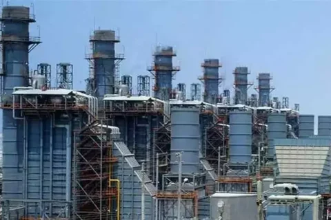 به گزارش نفت جنوب به نقل از ایلنا، حمیدرضا عجمی در اولین همایش سرمایه گذاران صنعت پتروشیمی با بیان اینکه صنعت پتروشیمی ۸ درصد سهم جی دی پی را داشته و وزن بالایی در اقتصاد کشور دارد، اظهار داشت: این صنعت هایتک بوده و بستری برای کارآفرینی است.