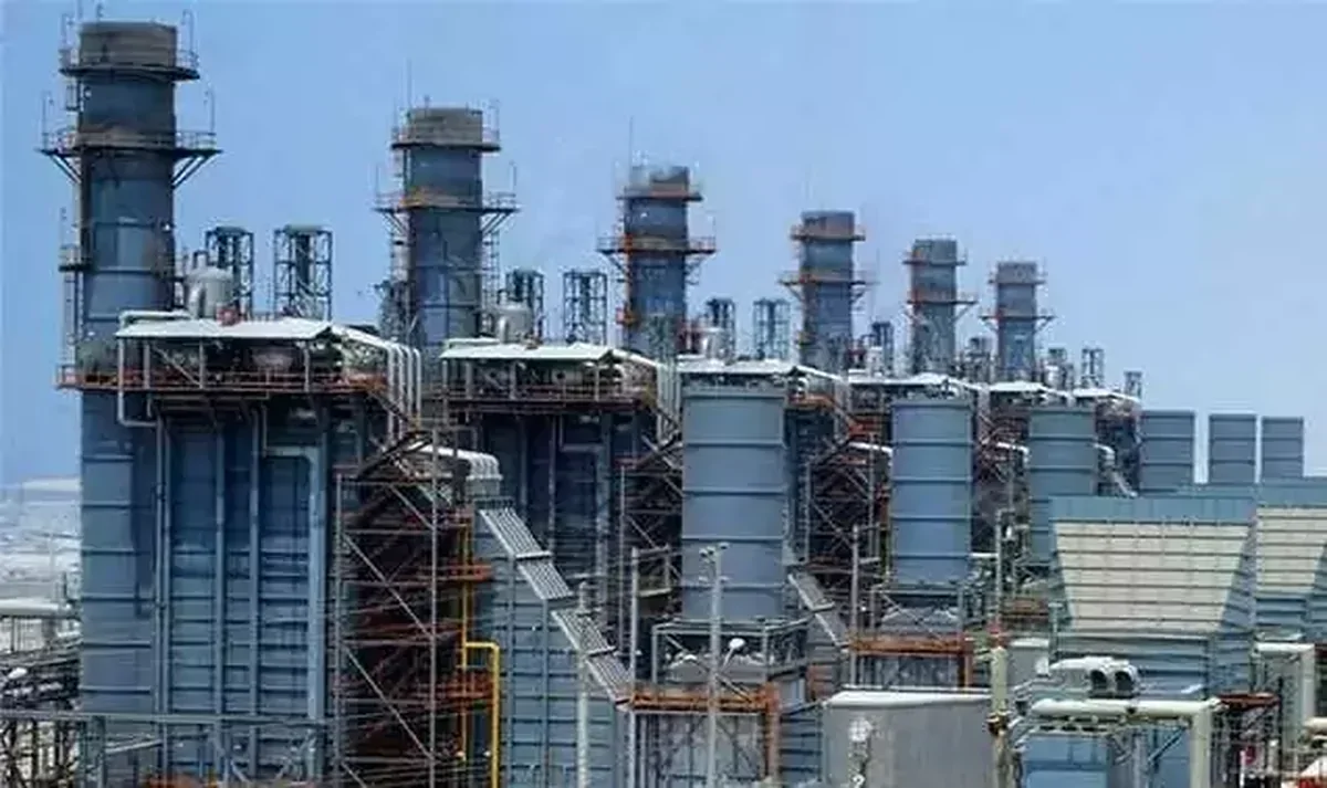 به گزارش نفت جنوب به نقل از ایلنا، حمیدرضا عجمی در اولین همایش سرمایه گذاران صنعت پتروشیمی با بیان اینکه صنعت پتروشیمی ۸ درصد سهم جی دی پی را داشته و وزن بالایی در اقتصاد کشور دارد، اظهار داشت: این صنعت هایتک بوده و بستری برای کارآفرینی است.