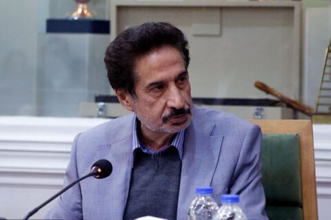 به گزارش نفت جنوب به نقل از شرکت ملی صنایع پتروشیمی، احمد مهدوی ابهری روز چهارشنبه در نشست هم‌اندیشی وزیر نفت با فعالان صنعت پتروشیمی به مناسبت هشتم دی؛ سالروز صنعت پتروشیمی با قدردانی از تلاش وزارت نفت برای تأمین انرژی کشور، گفت: مجموعه وزارت نفت در حوزه‌های مختلف، از سوخت‌رسانی تا مدیریت شرایط حساس کشور، عملکرد قابل قبولی داشته است.