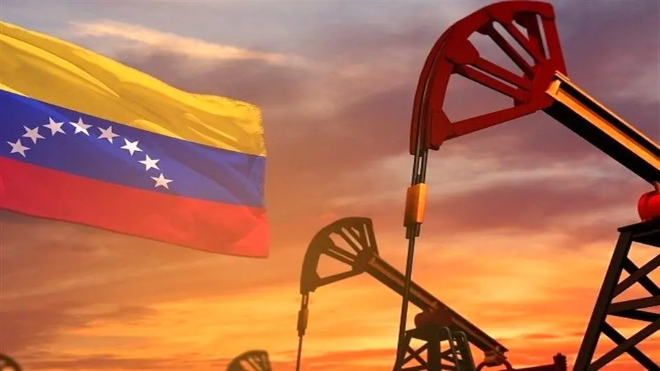 به گزارش نفت جنوب به نقل از ایسنا،  دونالد ترامپ، رئیس‌جمهور آمریکا، روز سه‌شنبه، پس از ربایش نیکلاس مادورو، رئیس‌جمهور ونزوئلا توسط نیروهای آمریکایی، اعلام کرد که کاراکاس و واشنگتن توافق کرده‌اند تا حداکثر ۲ میلیارد دلار نفت خام ونزوئلا را به آمریکا صادر کنند.