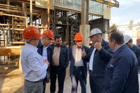 به گزارش نفت جنوب به نقل از پایگاه اطلاع‌رسانی ایرانول، در جریان این بازدید، مدیران حاضر از نزدیک با ظرفیت‌ها و توانمندی‌های موجود در مسیر صادرات محصولات نفت ایرانول در منطقه ماهشهر آشنا شدند و روندهای عملیاتی پایانه صادراتی مورد بررسی قرار گرفت.